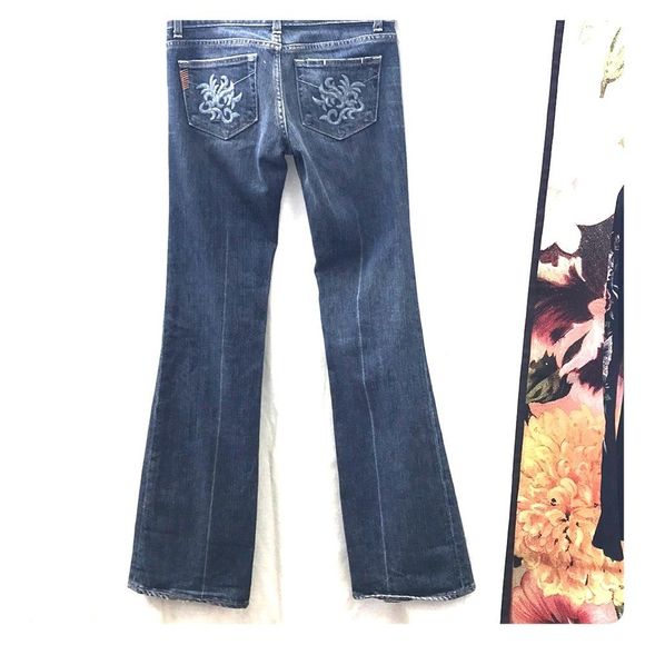 PAIGE Laurel Canyon Jeans - Picture 5 of 11